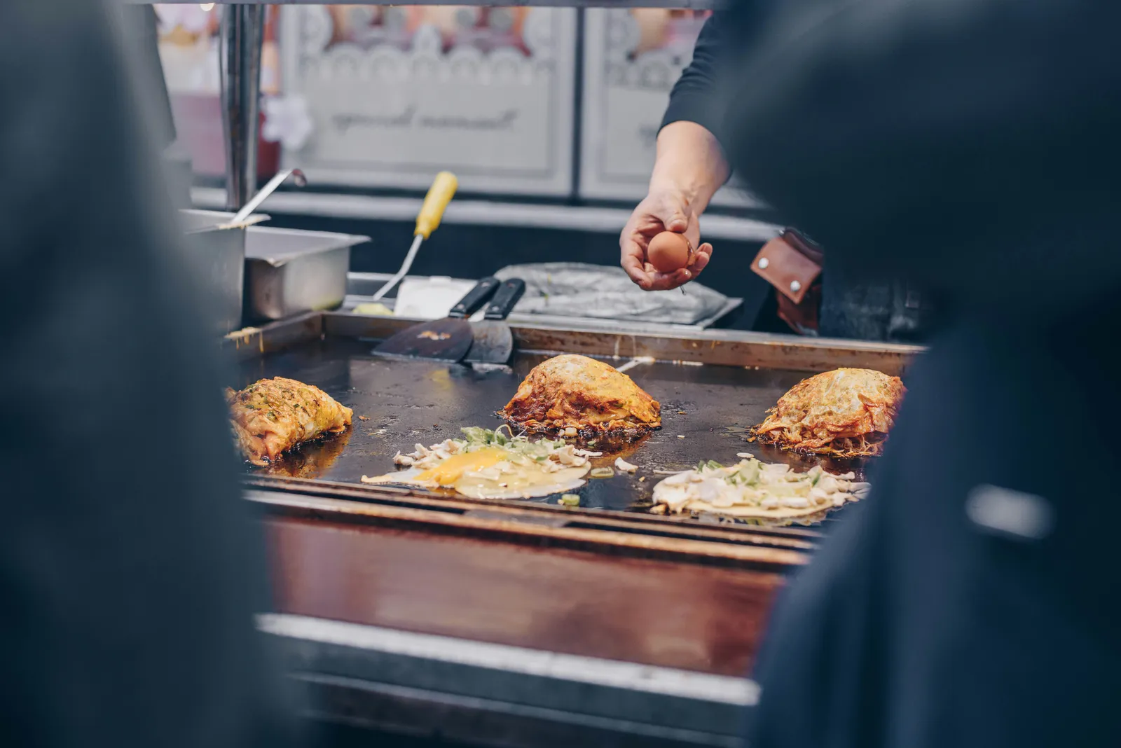 Osaka Okonomiyaki Restaurants You Can Only Book by Phone