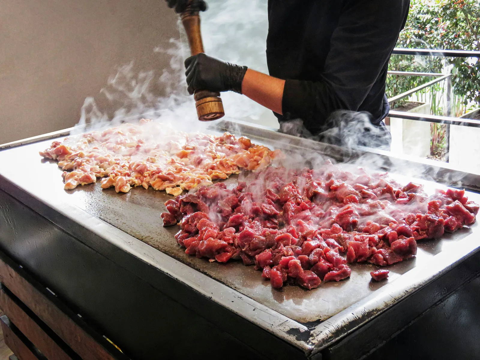 Osaka Teppanyaki Restaurants You Can Only Book by Phone